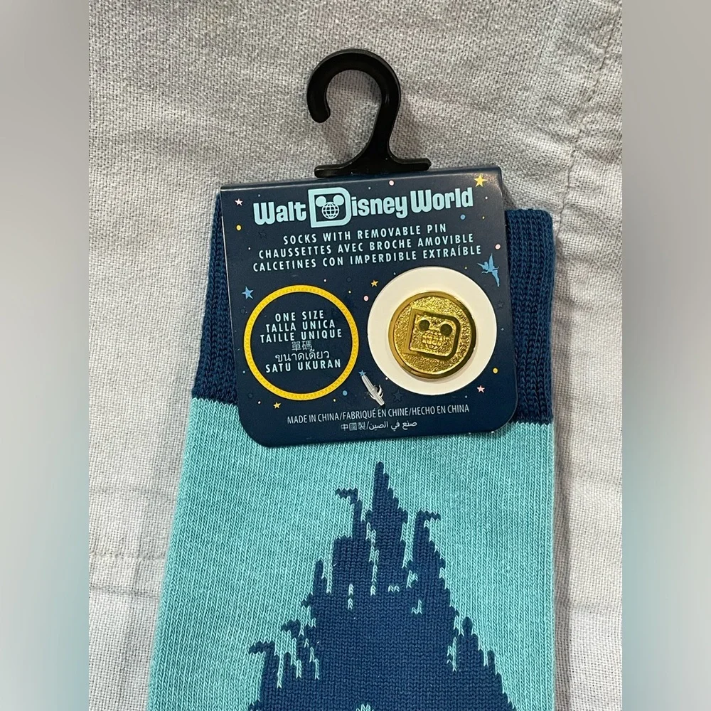 NEW Walt Disney World - 4‎ Theme Parks - Pair of Adult Socks w/ Removeable Pin